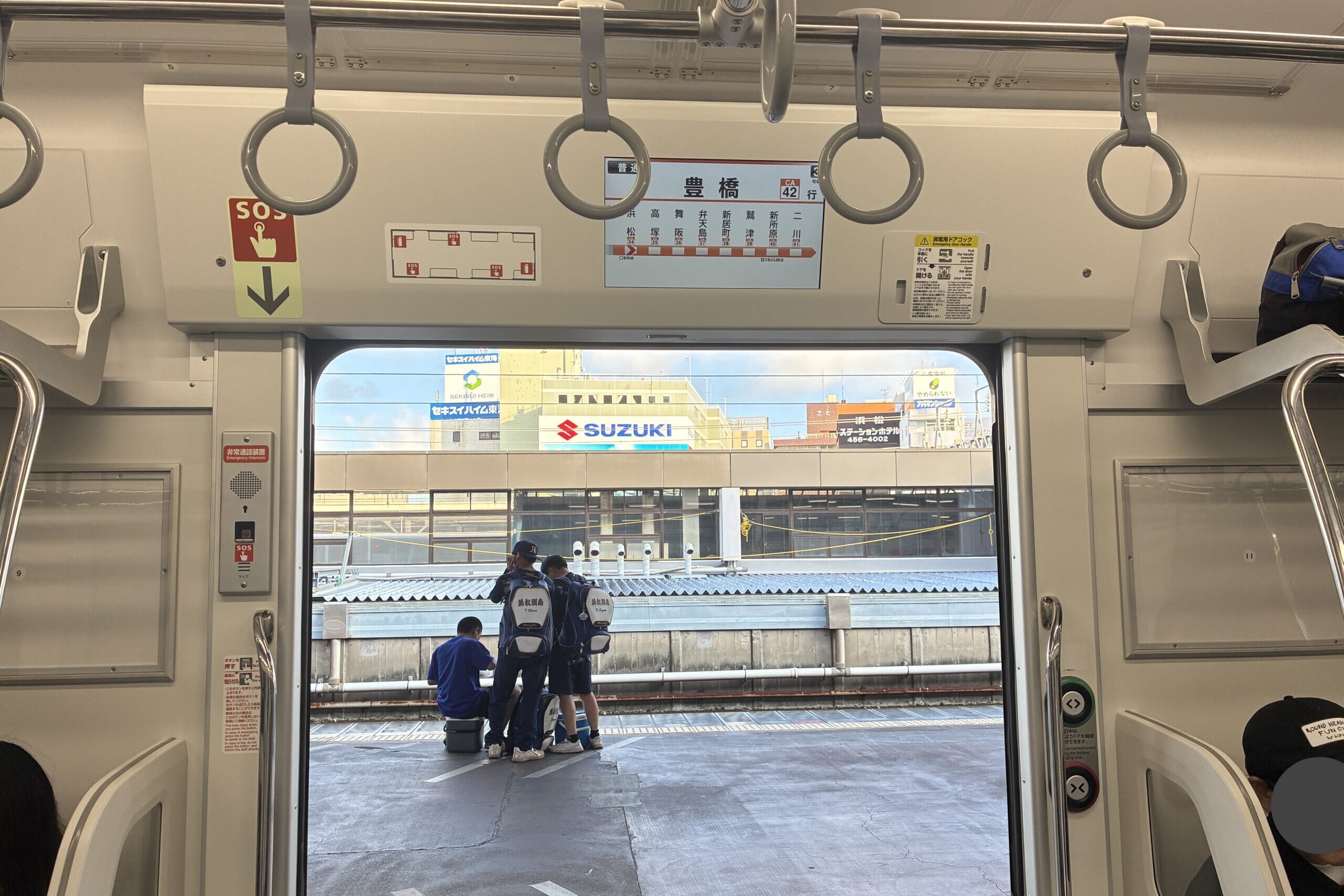 浜松駅で豊橋行き普通列車に乗車した車内