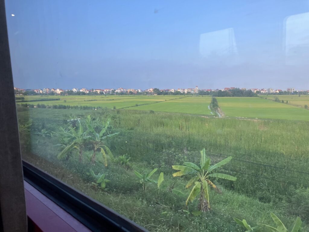 ハノイ~ハイフォン間の車窓風景