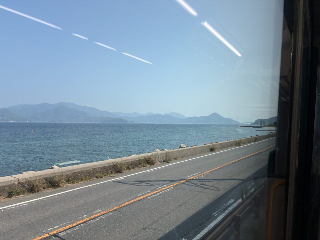 山陽本線車窓から見た瀬戸内海