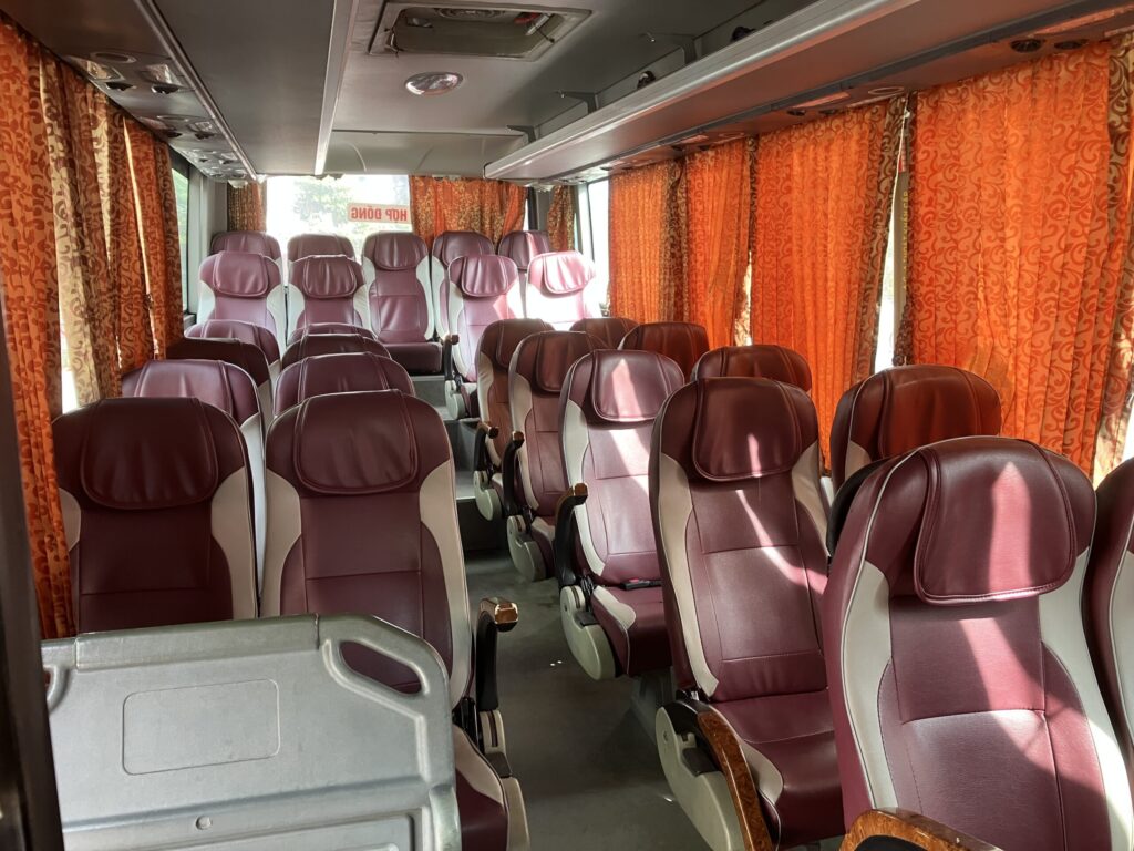 ハイフォン行きバス車内