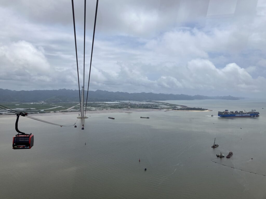 カットハイ・ロープウェイから見た海と島々