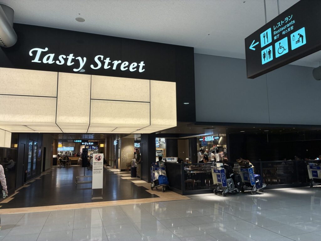 関西空港第1ターミナル2階のフードコートTasty Street